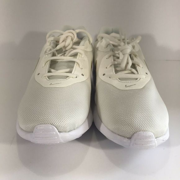 WMNS Nike Air Max Oketo Sail/Metallic Gold/Gym Red - Picture 2 of 6